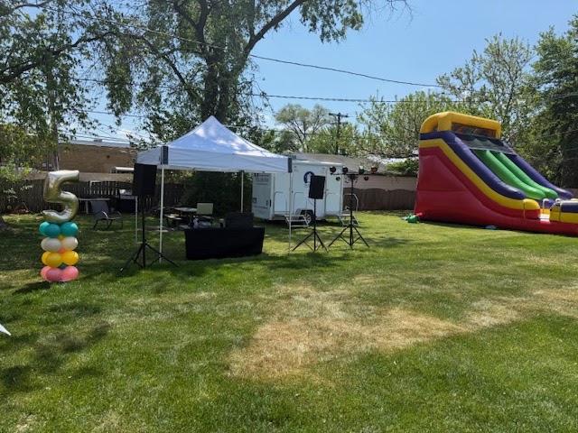 A fifth birthday party in Lyons.